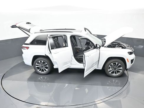 Used 2024 Jeep Grand Cherokee Overland image 64