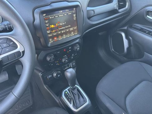 Used 2023 Jeep Renegade Latitude image 19