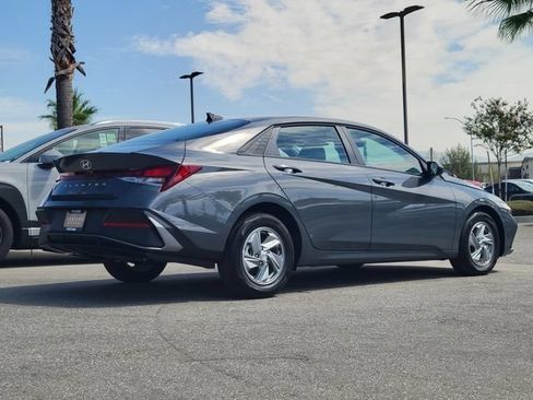New 2026 Hyundai Elantra SE FWD image 4