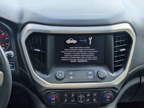 Used 2021 GMC Acadia Denali w/ Denali Technology Package FWD image 19