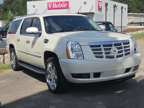 Used 2010 Cadillac Escalade ESV Luxury RWD image 4
