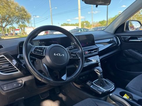 Used 2025 Kia Seltos S FWD image 19