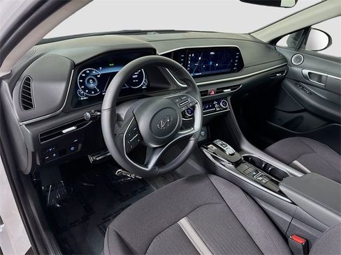 Certified 2023 Hyundai Sonata SEL w/ Convenience Package image 19