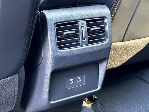 Used 2026 Nissan Rogue SV w/ SV Premium Package FWD image 25