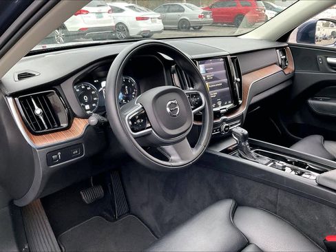 Used 2018 Volvo XC60 T6 Inscription w/ Convenience Package image 18