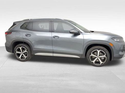 Used 2025 Volkswagen Tiguan SE image 10