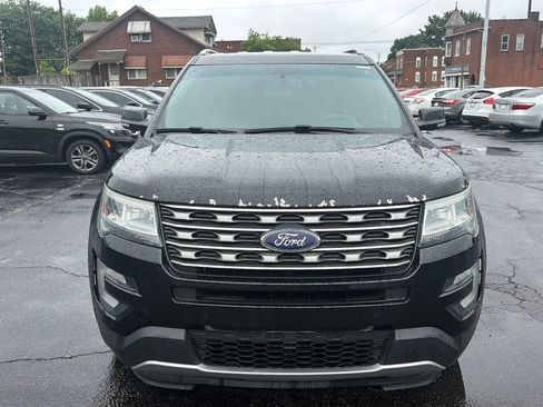 Used 2016 Ford Explorer XLT w/ Equipment Group 202A AWD/4WD image 2
