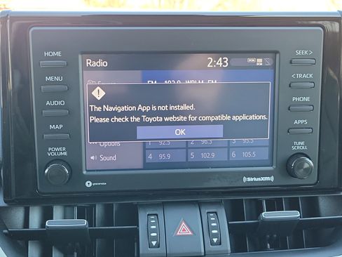 Used 2022 Toyota RAV4 XLE Premium image 27