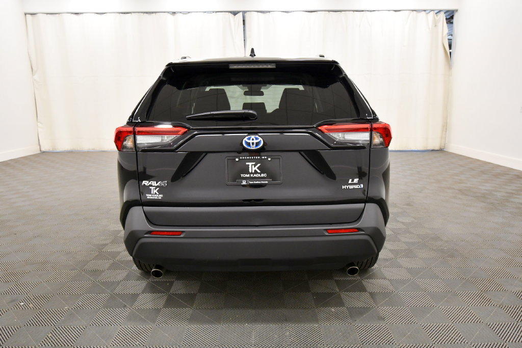 Used 2022 Toyota RAV4 LE AWD/4WD image 6