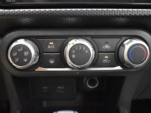 Used 2023 Nissan Kicks SV image 33