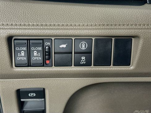 Used 2024 Honda Odyssey EX-L image 11