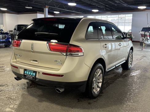 Used 2011 Lincoln MKX AWD w/ 101A Rapid Spec Order Code image 4