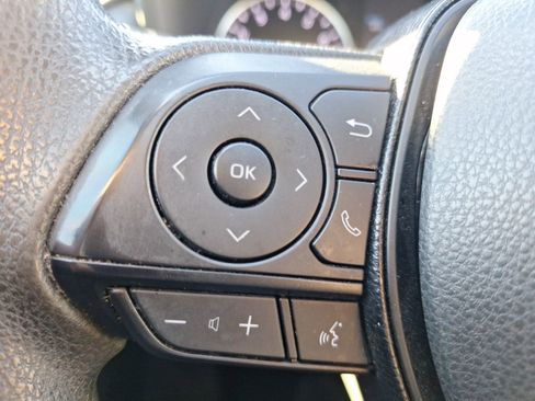 Used 2020 Toyota RAV4 XLE image 22