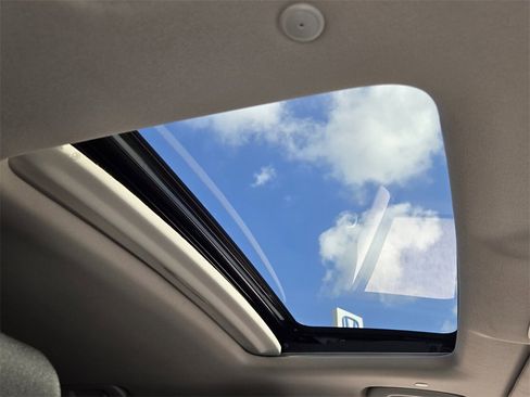 Used 2025 Honda CR-V EX image 18