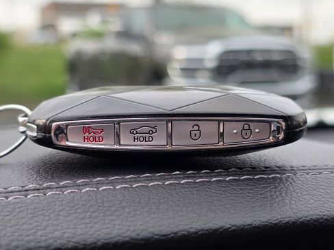 Used 2025 Genesis G70 2.5T AWD/4WD image 32