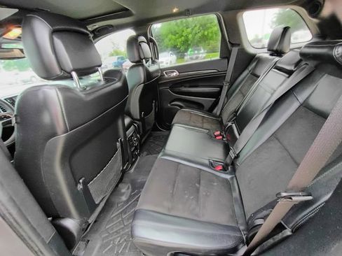 Used 2019 Jeep Grand Cherokee Altitude AWD/4WD image 19