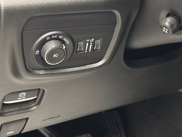 Used 2024 Jeep Grand Cherokee L Overland AWD/4WD image 22