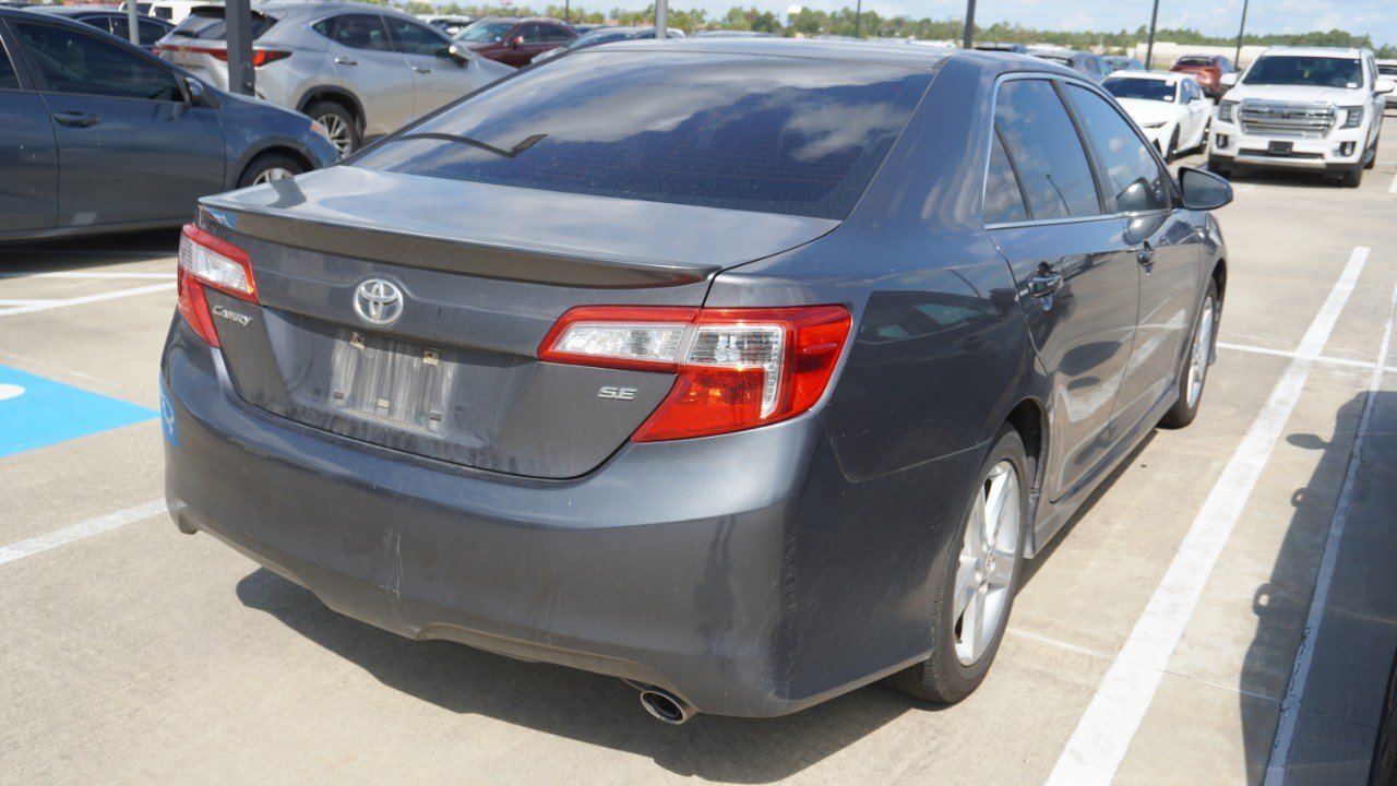 Used 2012 Toyota Camry SE FWD image 6