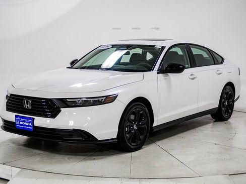 Used 2025 Honda Accord SE image 3