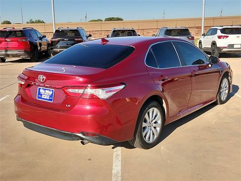 Used 2020 Toyota Camry LE image 4