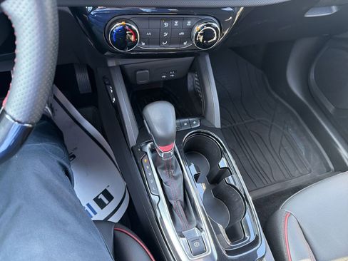 Used 2025 Chevrolet TrailBlazer RS w/ Driver Confidence Package image 16