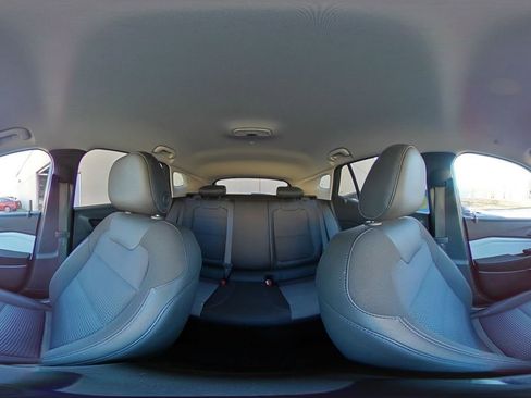 Used 2025 Chevrolet Trax LT image 45