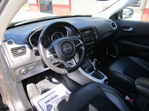 Used 2018 Jeep Compass Latitude AWD/4WD image 10