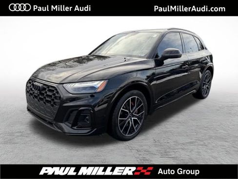 Used 2023 Audi SQ5 Prestige w/ Prestige Package image 1