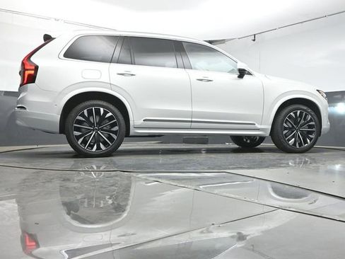 New 2026 Volvo XC90 B6 Ultra w/ Protection Package image 40
