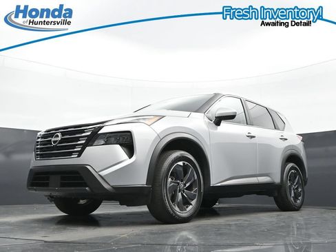 Used 2025 Nissan Rogue SV FWD image 28