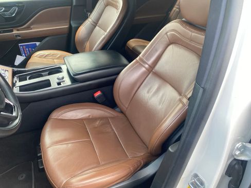 Used 2020 Lincoln Aviator Reserve w/ Equipment Group 201A RWD image 11