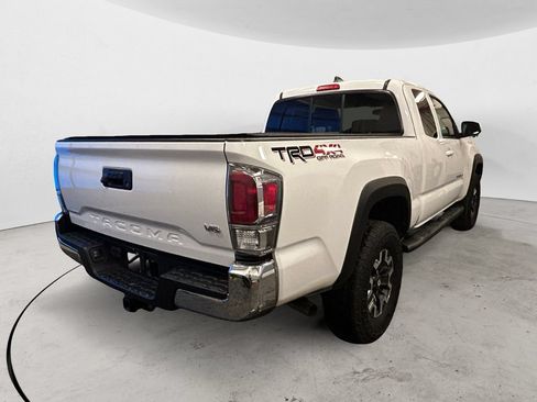 Used 2023 Toyota Tacoma TRD Off-Road w/ TRD Premium Off Road Package AWD/4WD image 5