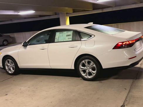 Used 2024 Honda Accord LX image 17