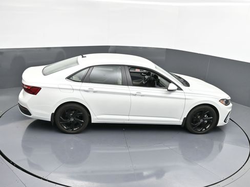 Used 2025 Volkswagen Jetta SE w/ Black Wheel Package image 35