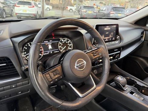 Used 2021 Nissan Rogue SV w/ Premium Package image 13