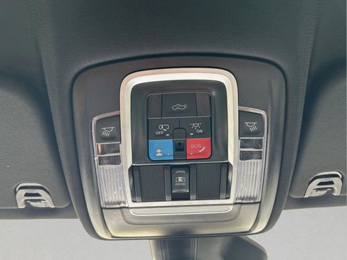 Used 2025 RAM 1500 Big Horn AWD/4WD image 35