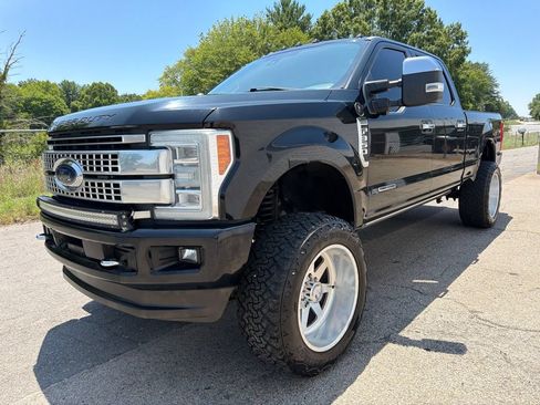 Used 2017 Ford F350 Platinum w/ Platinum Ultimate Package AWD/4WD image 6