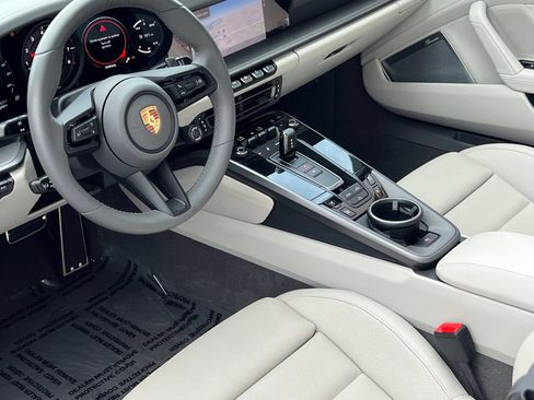 Used 2023 Porsche 911 Carrera RWD image 2