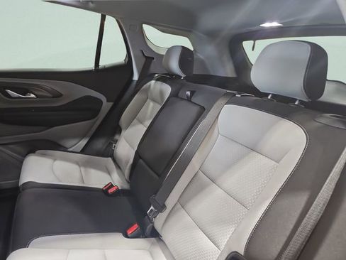 Used 2023 GMC Terrain SLE w/ Driver Convenience Package image 33