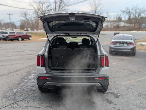 Used 2022 Kia Sorento S w/ Panoramic Sunroof Package image 39