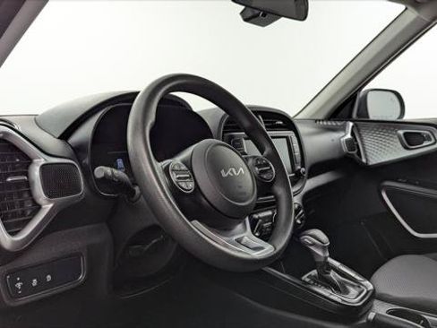 Used 2023 Kia Soul LX w/ Option Group 015 FWD image 23