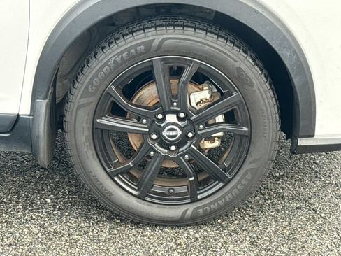 Used 2023 Nissan Kicks SR FWD image 12