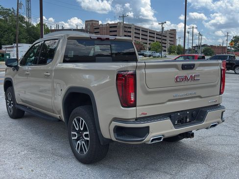 Used 2023 GMC Sierra 1500 AT4 w/ Technology Package AWD/4WD image 6