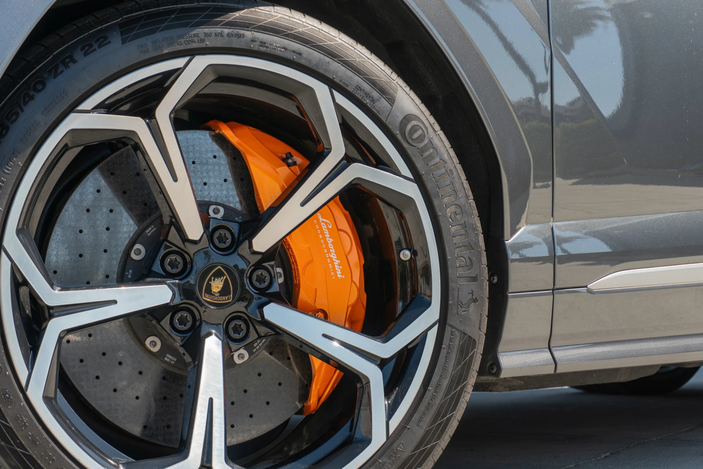 Used 2019 Lamborghini Urus AWD/4WD image 26
