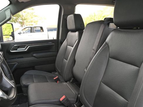 Used 2024 Chevrolet Silverado 2500 LTZ image 11