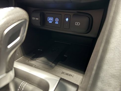 Used 2021 Hyundai Veloster Turbo image 34