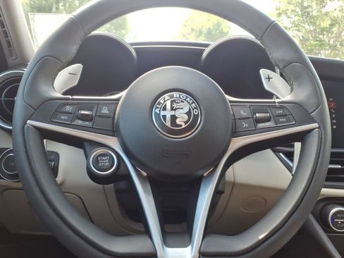 Used 2019 Alfa Romeo Giulia Ti Sport w/ Quick Order Package 22S Sport AWD/4WD image 24
