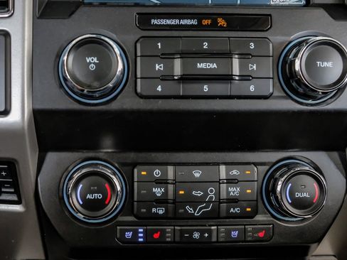 Used 2019 Ford F350 Lariat w/ Lariat Ultimate Package AWD/4WD image 27