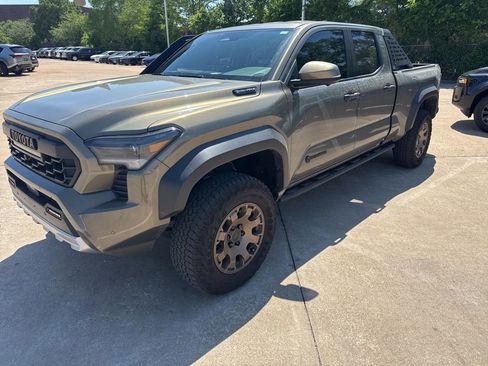 Used 2025 Toyota Tacoma 4x4 Double Cab Hybrid image 1