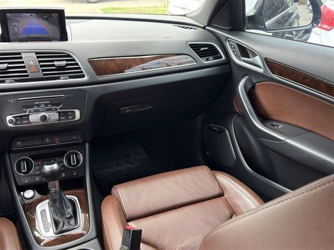 Used 2018 Audi Q3 2.0T Premium Plus w/ Premium Plus Package image 26